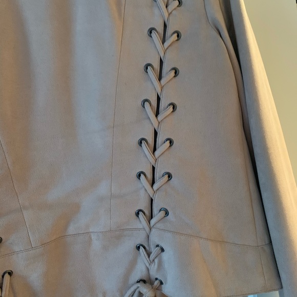 Mural Cropped Jacket w/lacing detail on back - Picture 5 of 7